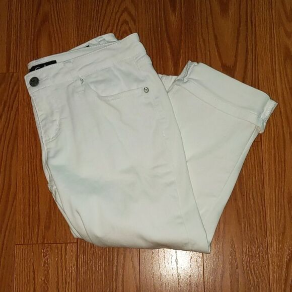 Earl white Capri jeans Sz 6P
 NWOT - Picture 4 of 5